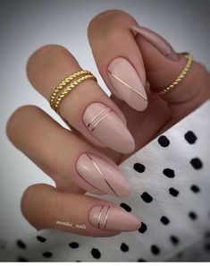 Discover sophisticated beige manicure ideas that are perfect for a classy and natural look. These trendy designs will elevate your style. Save this pin to your Manicure Ideas board and visit the article for more details. Ongles Beiges, Almond Shaped Nails Designs, Unghie Sfumate, February Nails, Beige Nails, Almond Shape Nails, Almond Nails Designs, Almond Acrylic Nails, Almond Nail