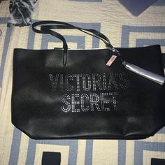 New Victoria’s Secret Bag With Tags Victoria's Secret Large Capacity Shopping Bag, Trendy Victoria's Secret Large Capacity Shoulder Bag, Trendy Large Capacity Victoria's Secret Bag, Trendy Large Capacity Victoria's Secret Shoulder Bag, Trendy Large Capacity Shoulder Bag From Victoria's Secret, Victoria's Secret Large Capacity Everyday Bags, Victoria's Secret Large Capacity Shoulder Bag For Shopping, Black Victoria's Secret Bag With Zipper Closure, Trendy Victoria's Secret Black Bag