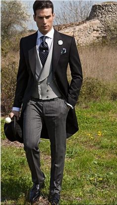 Groom Suit White, Black Prom Suits, Men Suits Wedding, A Man In A Suit, Man In A Suit, Best Man Wedding, Blue Suit Men, Morning Dress, Morning Suits