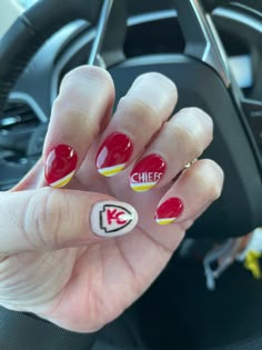 Kc Chiefs Nails Manicures, Kc Chiefs Football Nails, Superbowl Nails Chiefs, Kc Chiefs Nails Simple, Kansas City Chiefs Nail Designs, Kansas City Chiefs Acrylic Nails, Chiefs Nail Ideas, Kc Nails Kansas City, Super Bowl Nails Chiefs