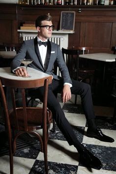 Dos colores!!! Male Suits, Manly Man, Costume Noir, Men Spring, Wedding Suit, Sharp Dressed Man, Hrithik Roshan