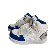 Toddler Basketball, Adidas White, Shoes Adidas, White Adidas, Hook And Loop, Adidas Shoes, Basketball Shoes, Baby Accessories, Kids Shoes