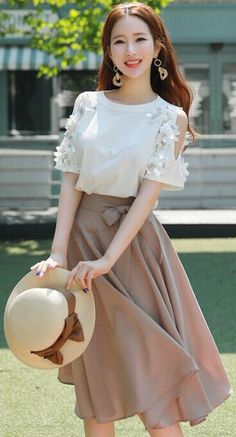 Korean Fashion Dress, Stylish Dresses For Girls, Fashion Attire, Kpop Fashion Outfits, Girls Fashion Clothes, Western Dresses, Flared Skirt, Classy Dress, Trendy Dresses