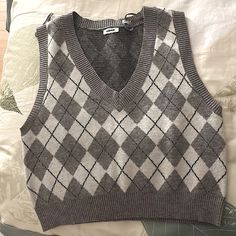 Hopefully Some Other Young Girl Will Appreciate This Vest. Purchased For My Daughter Who Never Used Them. Beautiful Grey Plaid Vest Cropped Top Crop Vest, Vest Crop Top, Plaid Outfits, Plaid Vest, Cropped Vest, Grey Plaid, For My Daughter, Vest White, Gray Plaid