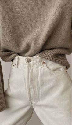 Soft Neutral Aesthetic, Fall White, Classic Girl, Neutral Aesthetic, Autumn Fits, Love Clothing, Outfit Inspo Fall, Basic Outfits, White Outfits