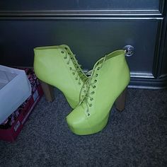 New, Never Worn. Casual Green Heels With Round Toe, Summer Closed Toe Synthetic Boots, Synthetic Closed Toe Summer Boots, Summer Synthetic Closed Toe Boots, Trendy Green Heels With Reinforced Heel, Trendy Synthetic Summer Boots, Trendy Summer Synthetic Boots, Casual Ankle-high Platform Heels, Casual Lace-up Platform Heels