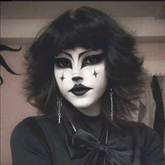 White Face Goth Makeup, Gothic Makeup Tutorial Step By Step, Beginner Trad Goth Makeup, Black And White Goth Makeup, Plus Size Goth Makeup, Crust Punk Makeup, Trad Goth Makeup Black Women, Read Goth Makeup, Heavy Metal Makeup Looks