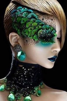 A peacock or fish look can be achieved with feathers or large pieces to look like scales. Curious to how this would look all over the face Makeup Zombie