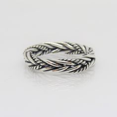 Sterling Silver Rope Braid Heavy Band Ring ....Marked 925...Total of weights 4.1grams...Size 12..Measure of Band 4MM...It's in very good condition. Ring Without Stone, Kl Sentral, Silver Braided Ring, Rope Rings, Rope Braid, Braided Ring, Metal Rings, Sterling Silber, Band Ring