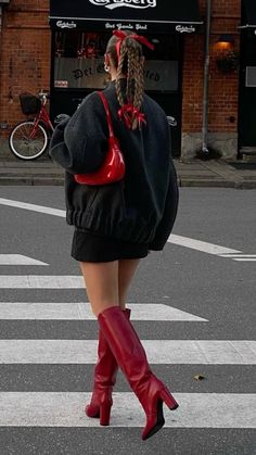 00s Mode, Rok Outfit, Look Legging, Red Boots, Outfit Trends