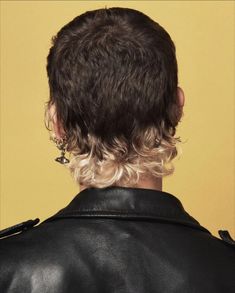 Curly Punk Hair Men, Queer Mens Haircut, Boy Haircut Mullet, Haircut Mullet, Boy Haircut, Mullet Haircut, Men Hair Color, Hair Icon, Punk Hair