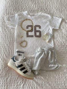 Trendy Outfit Inspo, Simple Outfits For School, Outfit Inspo Summer, Casual Preppy Outfits, Cute Lazy Day Outfits, Trendy Outfits For Teens, Cute Outfits For School