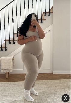 Over 60 Fashion Plus Size, Maternity Outfits Plus Size, Gender Reveal Outfit, Pregnant Women Fashion, 8 Months Pregnant, Pregnancy Belly Photos, Cute Pregnancy Pictures