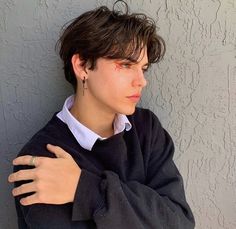 insta: whatswrongdanny Short Indie Hair, Gay Haircut, Unisex Haircuts, Braided Bangs Hairstyles, Indie Kidz, Short Hair Tomboy, Gender Fluid Fashion, Indie Hair, Short Hair Haircuts