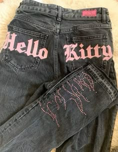 Y2k Baggy Clothes, Hello Kitty Jeans, Mcbling Fashion, 2000s Clothes