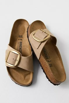 Big Buckle Birkenstock, Madrid Outfits, Birkenstock Outfit, Look Boho Chic, Birkenstock Sandals, Eva Sole