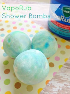 DIY VapoRub Shower Bombs Vicks Shower, Diy Lush, Bath Stuff, Bath Bomb Recipes, Homemade Bath, Diy Spa, Homemade Bath Products, Sugar Scrubs, Homemade Remedies