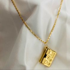 Beautiful Envelope Locket Necklace, Perfect For Inputting A Small Paper Message For Your Loved One. -Material: 18k Gold Filled -Charm Size: 15.5 X 23mm -Perfect For All Time. -High-Quality Necklace! Gold Rectangular Locket Necklace For Gifting, Luxury Gold Locket Necklace Gift, Gold Rectangular Locket Necklace Gift, Gold Rectangular Locket Necklace For Gift, Vera Wang Necklace, Heart Choker Necklace, Letter Jewelry, Dragonfly Jewelry, Sunflower Necklace