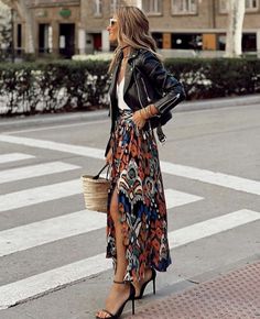 Hippy Chic Outfits, Boho Chic Work Outfit, Hippie Chic Outfits Boho Street Styles, Hippie Elegante Boho Style, Ibiza Style Outfit, Vetement Hippie Chic, Boho Rocker Chic, Hippie Chic Outfits, Casual Chique Stijl