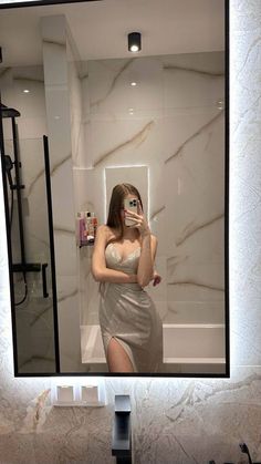 Home Look Outfit, Party Night Club Aesthetic, Desi Wedding Dresses, Desi Fashion Casual, Best Photo Poses, Selfie Ideas Instagram, Causual Outfits, Cute Poses For Pictures, Cute Poses