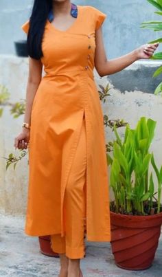 Silk Kurti Designs, Stylish Kurtis Design, New Kurti Designs, Silk Kurti, Simple Kurta Designs, Designer Kurti Patterns, Simple Kurti Designs, Kurti Designs Latest, Long Kurti Designs