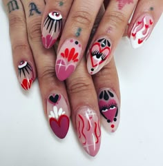 Design Tip Nails, Rbd Inspired Nails, Tattoo Nails Designs, Nail Flower Designs Easy, Edgy Halloween Nails, Alternative Nails Designs, Sacred Heart Nails, Mexican Inspired Nails