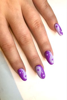 Short Trendy Nails Purple, Purple And Black Nails Ideas, Purple Nail Art Simple, Purple Yin Yang Nails, Trendy Purple Nails, Yin Yang Nails, Bridal Jewelry Indian, Violet Nails, Horror Nails