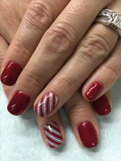 Christmas Striped Nails, Christmas Gel Nail Designs, Christmas Nails Candy Cane, Nails Candy Cane, Christmas Toes, January Nail, Holiday Nails Winter, Rose Leslie