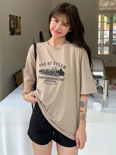 Oversized Shirt Outfits Women, Black Skirt Oversized Shirt, Baggy Clothes Outfit Summer, Basic Summer Fits, Baggy Shirts For Women, Graphic Tee Summer Outfit, Shirts And Shorts Outfit, Shorts And Tshirt Outfits, Baggy T Shirts