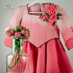 Unique handmade fall outfit for girls consisting of a short felt wool jacket and a felt wool skirt in a pink color with a 3D felt roses embellishment. Made of 100% natural wool, perfect for colder days ahead. Fall outfit for kids. Felt Roses, Wool Clothing