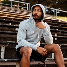 A hoodie that is perfectly balanced in fit, comfort, and warmth Reigning Champ, Built To Last, Grey Pullover, Pullover Hoodies, Athletic Apparel, Range Of Motion, Raglan Sleeve, Hoodie Fashion, Heather Grey