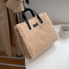 Brand Name: SWDFLining Material: polyesterShape: FLAPPlace Of Origin: HE BEI ProvinceHandbags Type: Shoulder BagsTypes of bags: Shoulder & Crossbody BagsOrigin: CN(Origin)Main Material: PUClosure Type: zipperHardness: SoftExterior: Open PocketStyle: FashionModel Number: QWL11171Occasion: VersatileGender: WOMENPattern Type: StoneNumber of Handles/Straps: SingleInterior: Interior CompartmentInterior: Cell Phone PocketInterior: Interior Zipper PocketInterior: Interior Slot PocketDecoration: NONEIte Grey Shoulder Bag, Backpack Clothes, Rfid Wallet, Brown Shoulder Bag, Shoulder Bags For Women, Quality Handbags, Black Shoulder Bag, Purse Jewelry, Shoulder Tote