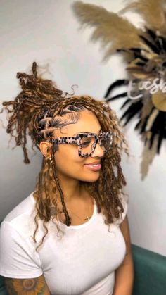 #fauxlocs #fauxlocsinspiration #locstylesforwomen #locsforwomen #locstyles Locs That Look Natural, Short Locs Hairstyles Weave, Locs Hairstyles For Women Fake Hair, Bohemian Locs Natural Hair, Shirt Braided Hairstyles, Faux Locks Styling Ideas, Real Goddess Locs, Bohemian Loc Extensions, Loc Hairstyles For Black Women Weave