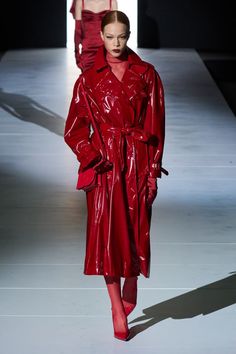 Editorial Vogue, Vinyl Fashion, Runway Magazine, Vogue Editorial, Fall Runway, Monochromatic Fashion, David Koma, Vogue Covers