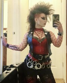 80s Punk Fashion Women, 80s Punk Makeup, Punk Fashion Aesthetic, Punk Rock Makeup, Punk Fashion Women, 80s Punk Fashion, Punk Rock Women, 80’s Punk