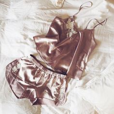 Saturday mornings in the Fleur Satin Sleeper Set ☁️☁️☁️ #forloveandlemons #newarrivals #downtoyourskivvies Gold Clothes, Rose Gold Clothes, Night Tops, Cute Pajamas, Victoria Secrets, Night Wear, For Love And Lemons, Lingerie Sleepwear, Pajamas Women