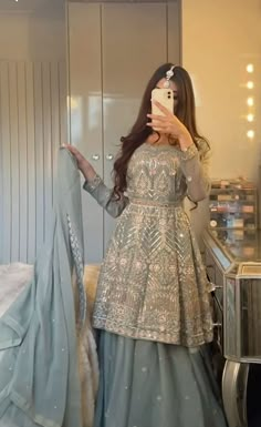 Pakistani Dress Sharara, Pakistan Eid Outfit, Indian Outfits Sharara, Red Eid Outfit, Poses In Gowns, Aesthetic Sharara Outfit, Types Of Long Sleeves, Casual Eid Outfits, Asian Clothes Pakistan