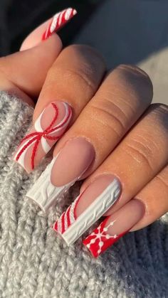 Christmas Acrylic Nails Candy Canes, Winter Aesthetic Nails, Candy Cane Nail Designs, Swirl Sweater, Christmas Press On Nails, Aesthetic Nail, Candy Cane Nails