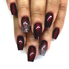 Shimmer Nail Art, Burgundy Nail Art, Burgundy Nail Designs, Red Stiletto Nails, Unghie Sfumate, Wine Nails, Maroon Nails, Red Acrylic Nails, Nail Art Glitter