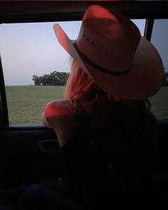 Country Asthetic Photos, Cowboy Hats Aesthetic, Punchy Aesthetic, Winter Hamilton, Country Girl Aesthetic, Miley Stewart, Cowboy Aesthetic, Western Life, Cowgirl Aesthetic