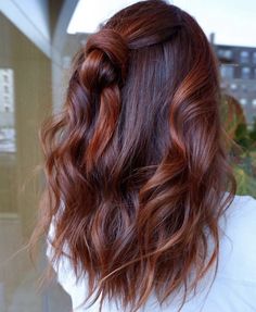 Brunette To Red Hair Balayage, Winter Red Hair, Winter Hair Colors, Peinados Fáciles Para Cabello Corto, Winter Hair Color