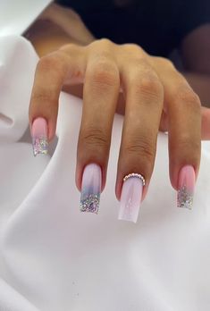 Nails Summer White, Nails Aesthetic White, Classy Bridal Nails, Bridesmaid Nail Ideas, White Nails Aesthetic, Summer White Nails, Aesthetic White Nails, White Nails Summer, White Nails Short