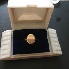 Ring with Oval Shape Cartouche. ring 10k gold signet ring, unisex, Engravable  Great ring for baptism, first communion, grammar school graduation or just to tell her you love her.  I do not believe this ring was ever worn shows no WEAR.  Thank you White ring box is display only. Gift box with purchase. Weighs 2.4 grams  the ring size is size 8 Email me with any questions! White Ring Box, Promise Ring Band, Class Rings, Grammar School, Gold Girl, Gold Signet Ring, School Graduation, Onyx Ring, Gold Art