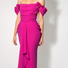 Silhouette : Trumpet/Mermaid Length : Asymmetrical Fabric : Elastic Satin(Slight Stretch) Neckline : Off-The-Shoulder Straps : Regular Straps Sleeve : Sleeveless Back Style : Zipper Up Embellishment : Ruffle Trend Collections : Elegant Built-In Bra : Yes Boning : No Size : General/Plus Fully Lined : Yes