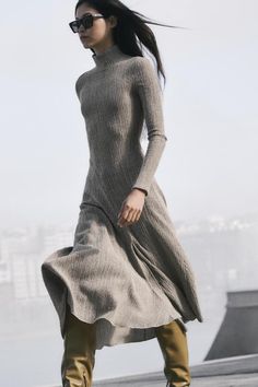 Minimalist Winter Outfit, Zara Models, Long Fall Dresses, Simple Winter Outfits, Turtleneck Midi Dress, Waistcoat Dress, Asymmetric Dress, Skirts With Boots, Trench Jacket