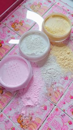 Waterproof loose setting powder. Pink setting powder, translucent, banana powder.follow us on Instagram for more makeup products.@lashicglam Pink Setting Powder, Pink Lash Princess, One Size Translucent Powder, Powder Translucent, Banana Powder, Loose Setting Powder, Setting Powder, Eyelashes, Pink