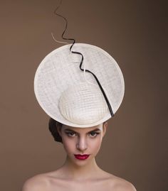 Beautiful ivory coloured sinamay percher with black and ivory spiral quill detail. It is secured in place using a hat elastic which can be colour matched to your hair or custom made headband. Ideal for weddings, races, christenings and church. This particular fascinator can be shipped off within 3-5 days but for different colour variations, please allow 5-7 days. I can ship to anywhere in the world. Please contact me with your specific shipping requirements For urgent orders, let's talk and see Wedding Hats For Guests, Ivory Fascinator, Fascinator Hats Wedding, Occasion Hats, Handmade Hats, Derby Fascinator, Sinamay Hats, Church Hat, How To Make Headbands