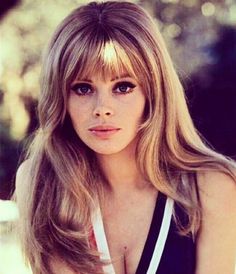 70’s Hair, Klasik Hollywood, Swedish Beauty, Britt Ekland, 70s Makeup, 60s Hair, Veronica Lake, Hair Icon