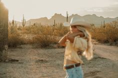 Scottsdale Arizona Outfits Night, Desert Cowgirl Photoshoot, Desert Cowgirl Aesthetic, Desert Senior Photos, Arizona Cowgirl, Arizona Senior Pictures, Blonde Cowgirl, Desert Photo Shoot