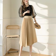 Olivia Mark - Stylish High-waisted Midi Skirt with Pleats and Elegant Design Skirt With Pleats, Office Skirt, Skirts Midi High Waisted, Half Skirt, Pleated Mini Skirt, Type A, Types Of Skirts, Office Ladies, Elegant Woman